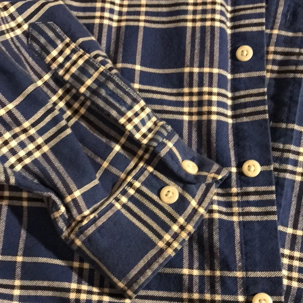 Button up - Picture 4 of 4